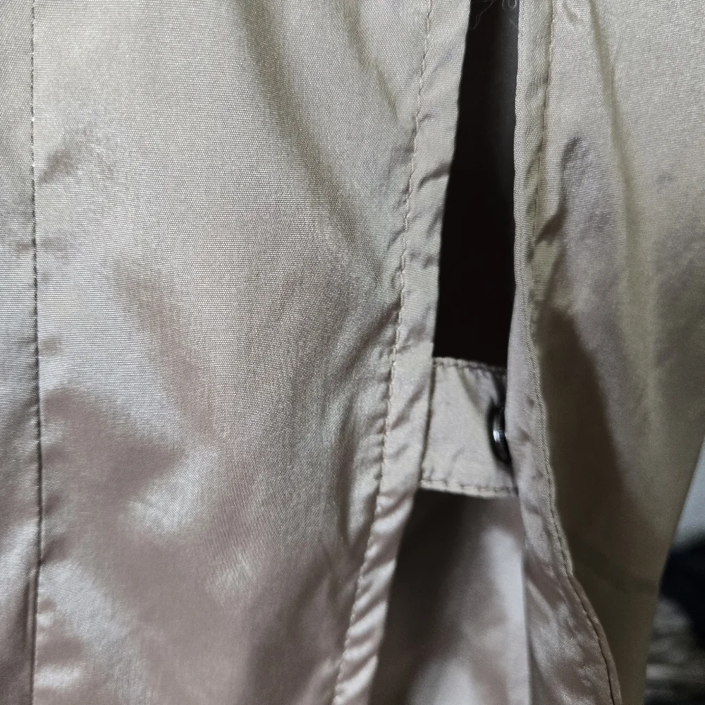 CREENSTONE NWT Metallic Tan Double-Breasted Coat. Size 42/ Med - Picture 9 of 16